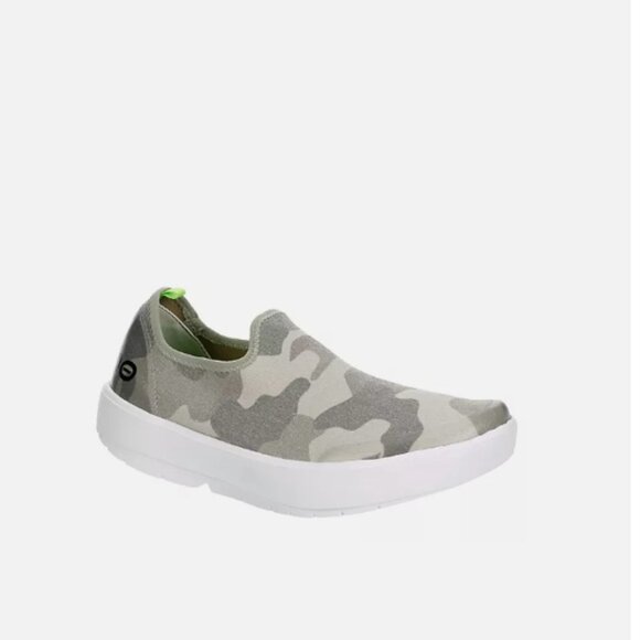 OOFOS WOMENS OOMG EEZEE SLIP ON SNEAKER CAMO Limited - Picture 1 of 8